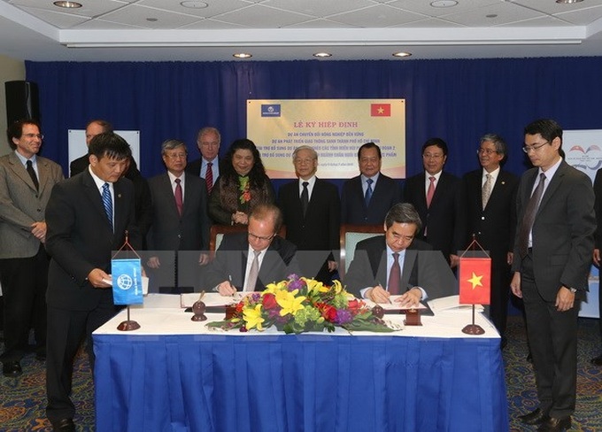 Vietnam, WB sign four cooperation projects - 1