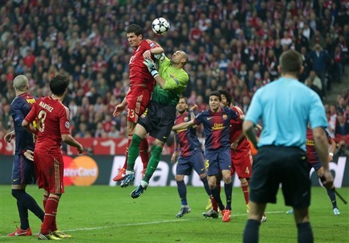 Bayern beat Barcelona 4-0 in Champions League - 1