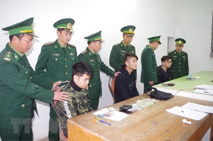 Three Chinese nationals arrested for using fake ATM cards - 1