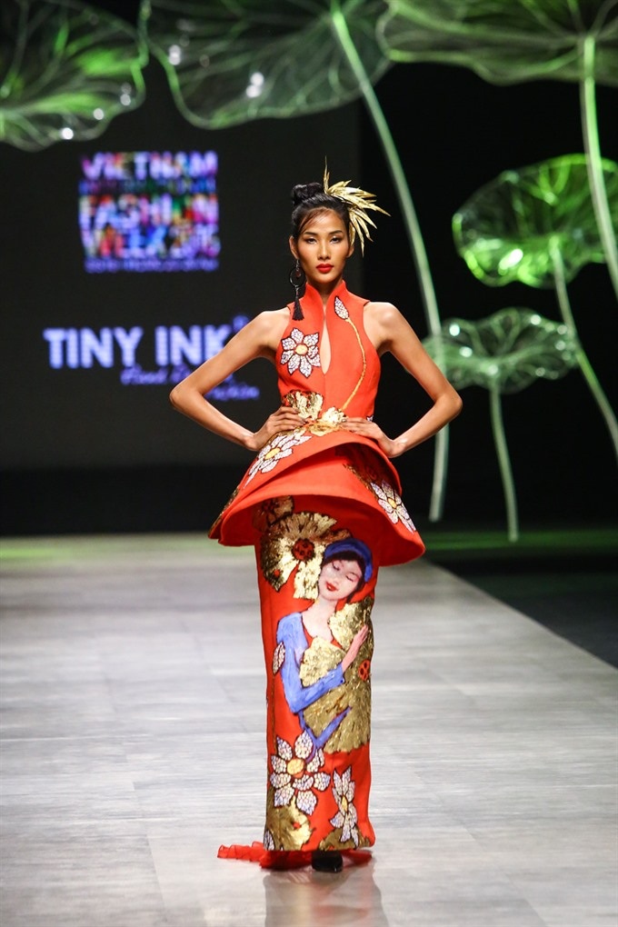 Vietnam International Fashion Week kicks off - 1
