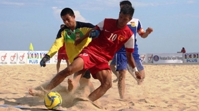 Vietnam finish second at Southeast Asian beach football tournament - 1