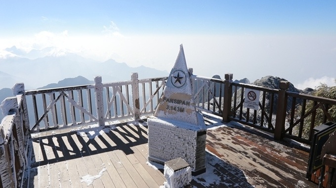 Temperatures plummet as cold spell hits northern Vietnam - 1 Temperatures plummet as cold spell hits northern Vietnam - 1