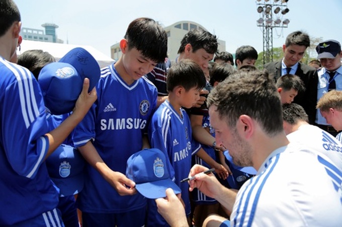 Local young footballers to meet Chelsea FC stars - 2