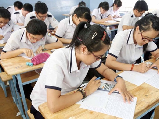 More schools in HCM City to offer finance classes - 1