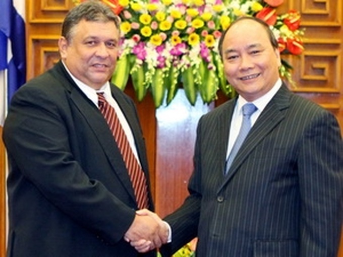 Vietnam strengthens ties with Cuba - 1
