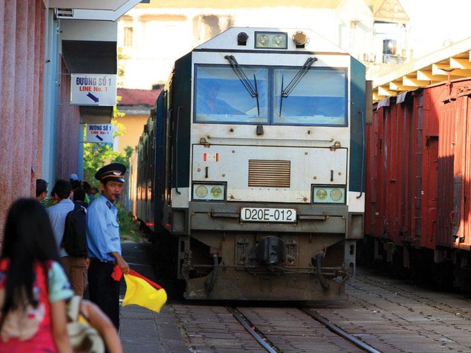Vietnam Railway Corporation struggles to survive amid falling demand - 1