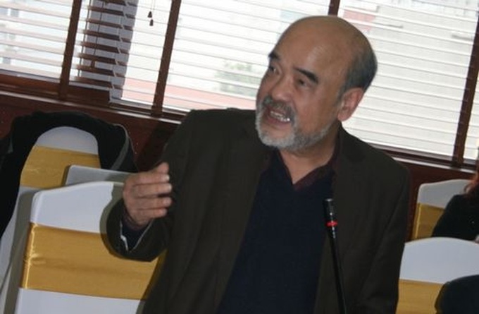 Real estate experts forecast further decline in housing market - 1