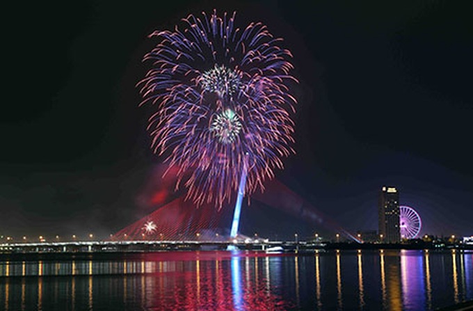 Firework performances welcome the Year of the Monkey - 11