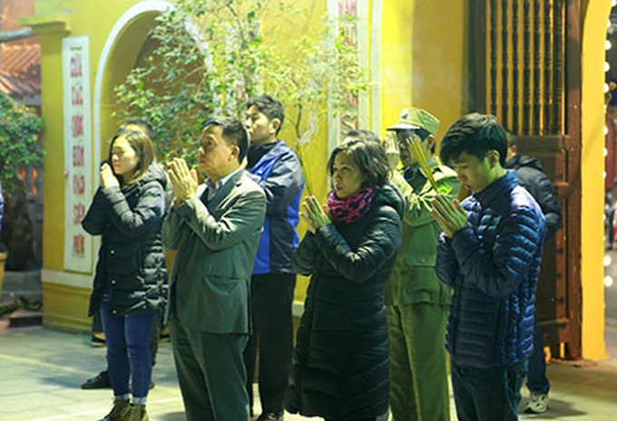 Firework performances welcome the Year of the Monkey - 13