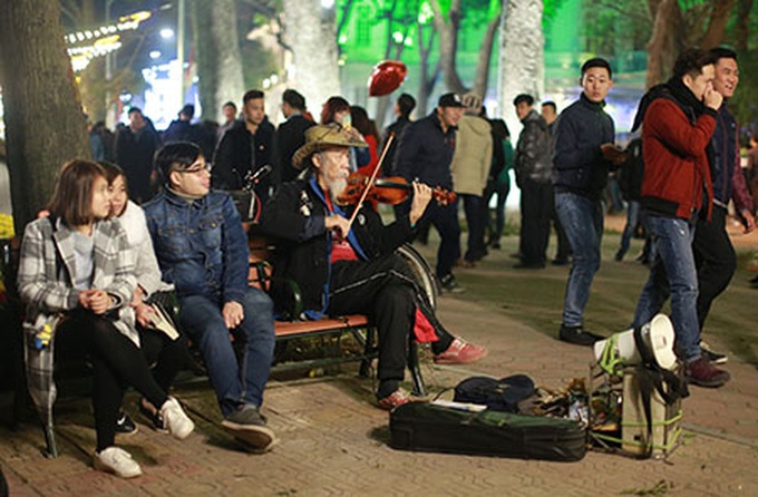 Firework performances welcome the Year of the Monkey - 8