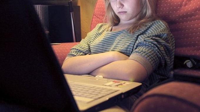 Facebook: Friends' happy pictures make you sad? - 1