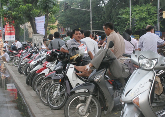 Services boom during university entrance exam period - 1 Services boom during university entrance exam period - 1