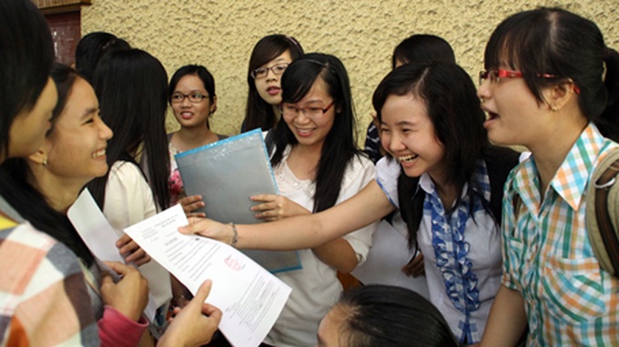 Qualified teachers remain redundant in HCM City - 1