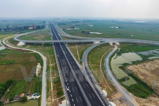 Hanoi-Hai Phong highway opens to traffic - 1