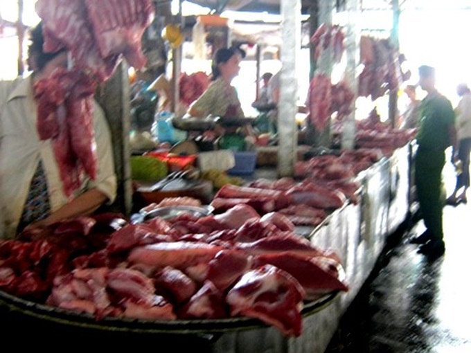 Can Tho residents opt for fish over meat safety fears - 1