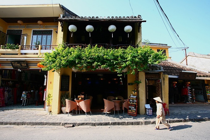 Green trees make Hoi An ever charming - 4