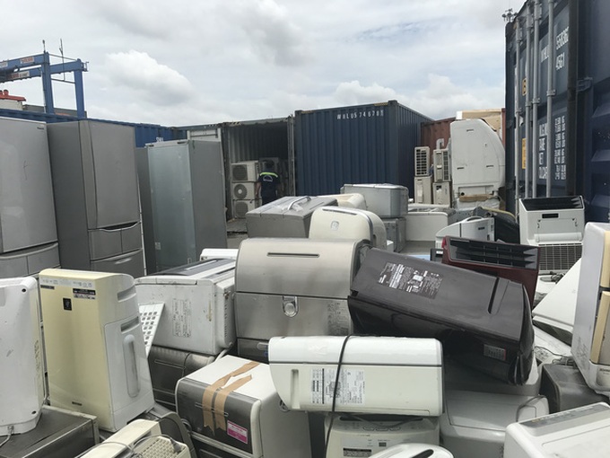 Second-hand consumer goods flood HCM City ports - 1 Second-hand consumer goods flood HCM City ports - 1