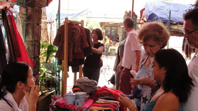 Hanoi’s weekend market - 1 Hanoi’s weekend market - 1