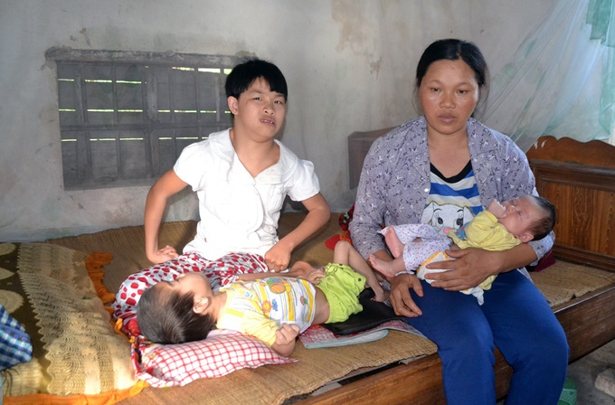 Family struggles to raise three ill children - 2