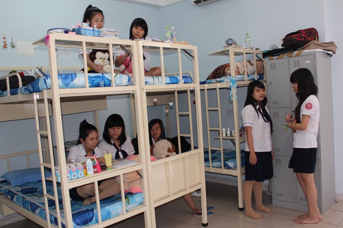 HCM City private schools struggle to survive - 2