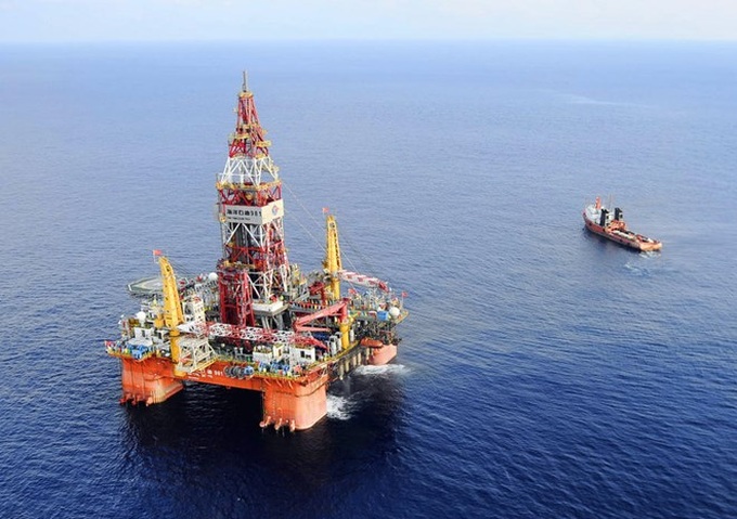 China shifts oil rig again, Vietnamese boats harassed - 1 China shifts oil rig again, Vietnamese boats harassed - 1