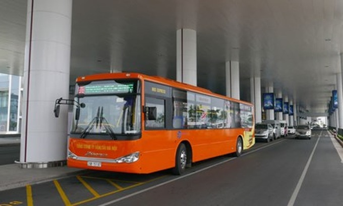 New bus route to Noi Bai Airport comes into operation - 1 New bus route to Noi Bai Airport comes into operation - 1