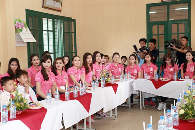 40 Miss Vietnam contestants join charity work - 3