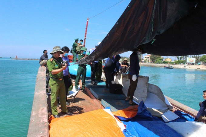 Three fishermen killed in mystery explosion - 1