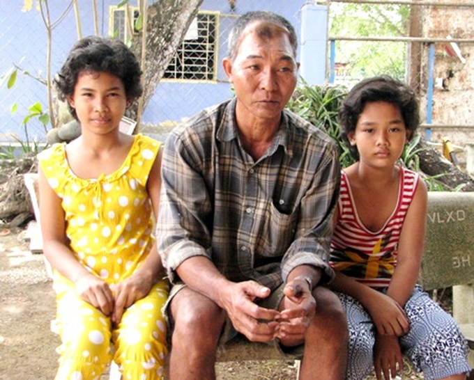 Children abandoned at pagoda - 8