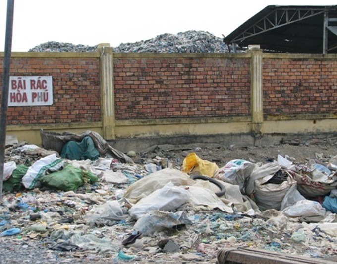 Untreated waste piles up at landfill - 3