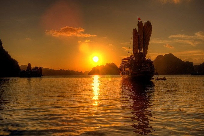 Ha Long among top nine sunset selfie spots in SE Asia - 1