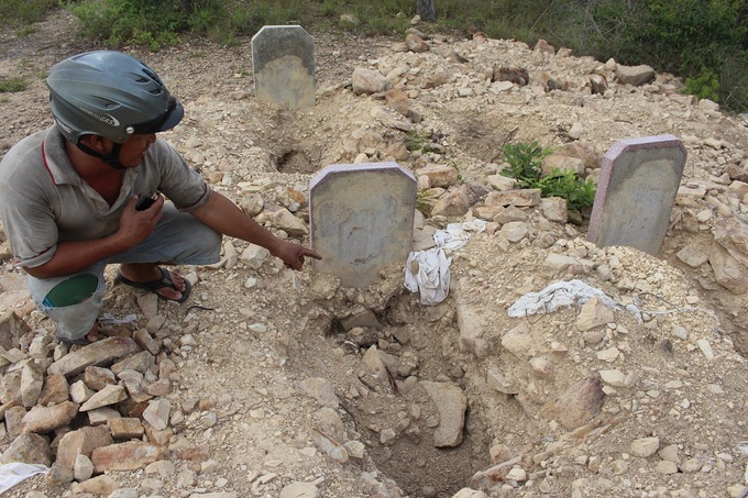 Probe into Khanh Hoa cemetery removal - 1