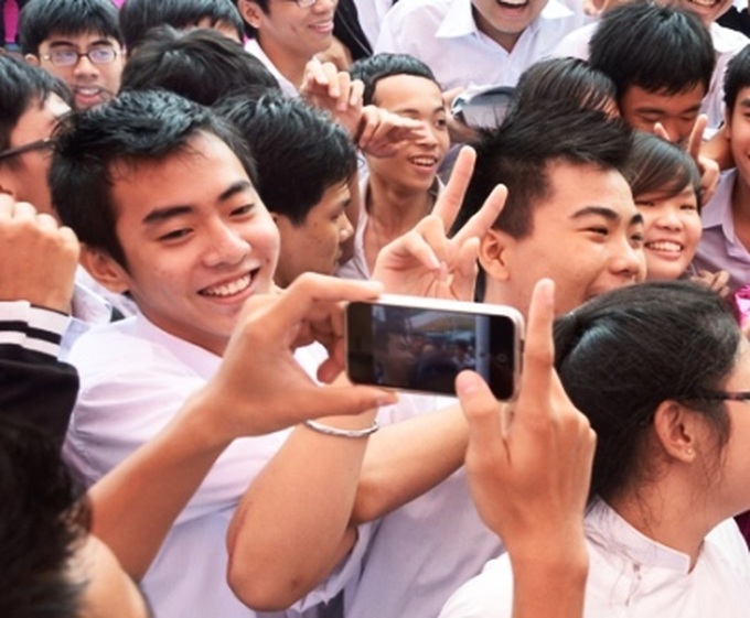 Conspicuous consumption on the rise in HCM City schools - 1 Conspicuous consumption on the rise in HCM City schools - 1