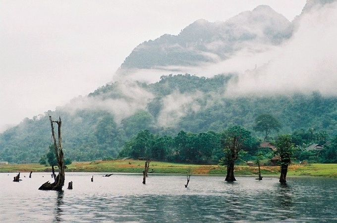 Charming beauty of Noong Lake in Ha Giang - 1 Charming beauty of Noong Lake in Ha Giang - 1