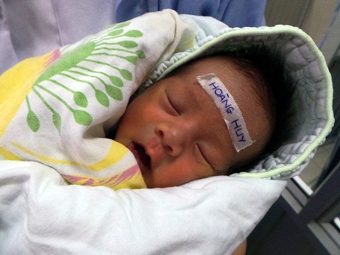 Kind-hearted people wish to adopt abandoned baby boy - 1 Kind-hearted people wish to adopt abandoned baby boy - 1