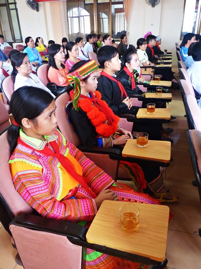 Charity programme brings warmth to ethnic minority students - 7