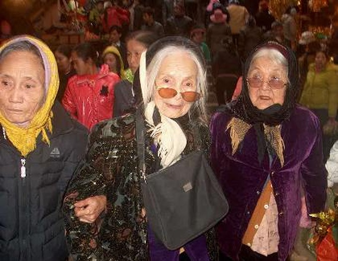 Prices rocket as people rush to Ba Chua Kho Temple - 7 Prices rocket as people rush to Ba Chua Kho Temple - 7