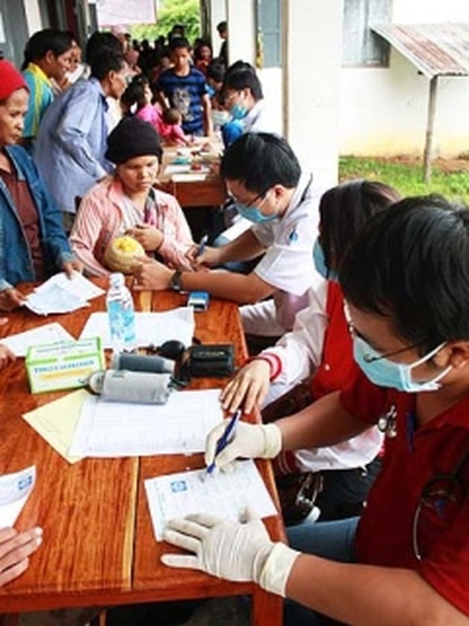 Teachers work long hours for poor pay - 1 Teachers work long hours for poor pay - 1