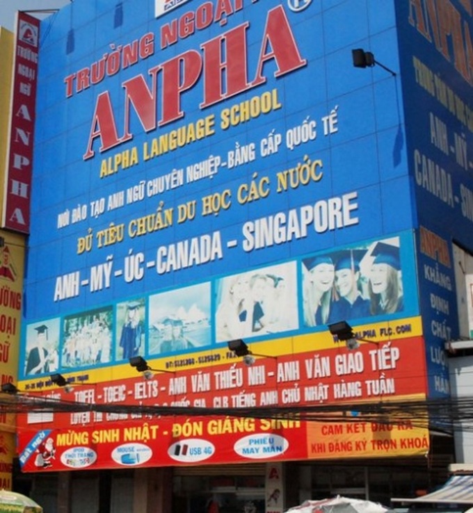 English centres closed overnight, students in limbo - 1