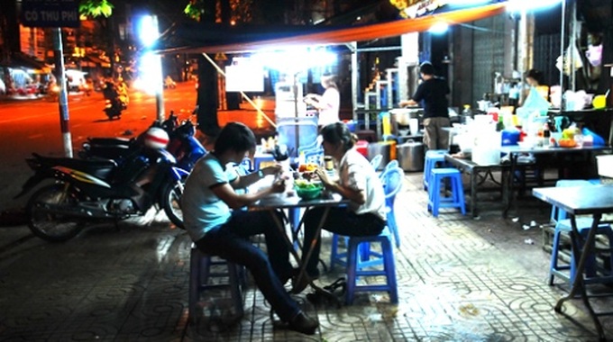 HCMC considers banning business on 112 roadsides - 1 HCMC considers banning business on 112 roadsides - 1