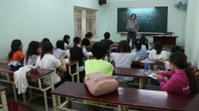 Universities wrestling with new lecturers, campuses - 1