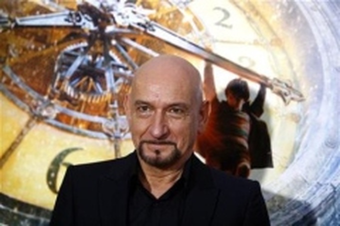 "Artist", "Hugo" pile up nominations ahead of Oscars - 1