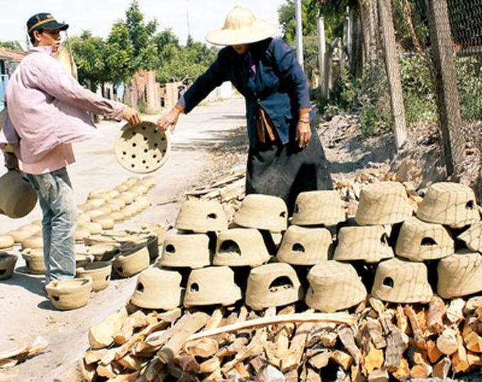 Visit the oldest pottery village in Southeast Asia - 2