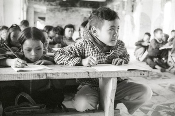 Children in wartime depicted in photos - 3 Children in wartime depicted in photos - 3