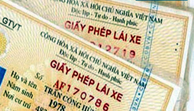 Incompetent policy-makers still live outside the law - 1