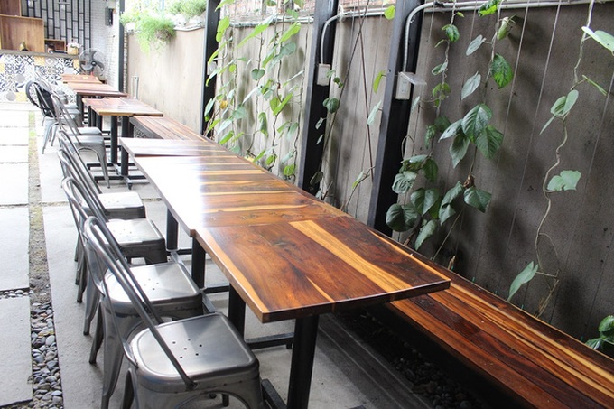 Nha Trang shipping container hostel design praised - 10