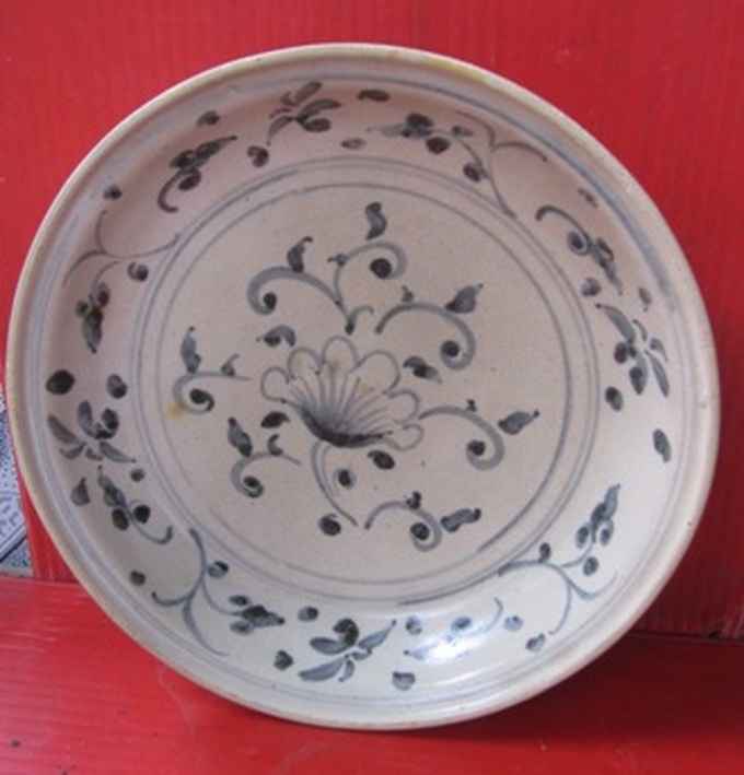 Antiques dating back to the 14th century found in central Vietnam - 2