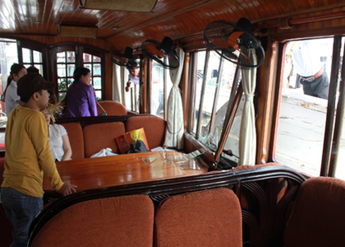 Halong Bay chaos threatens tourist safety - 5