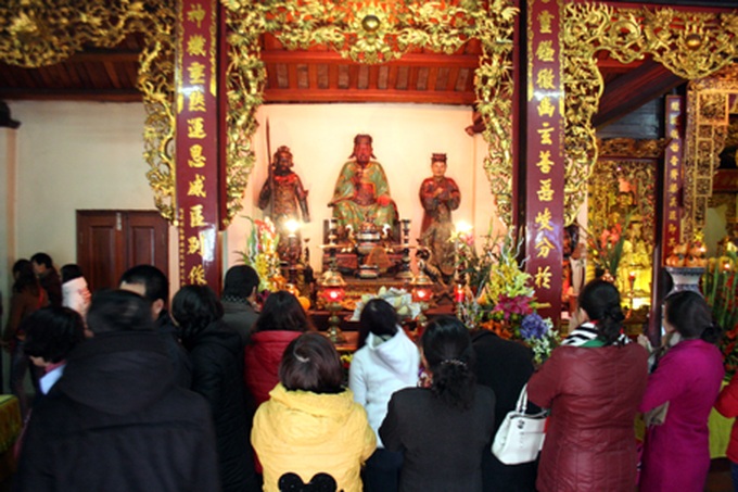 Visitors flock to pagodas for first full moon festival - 2
