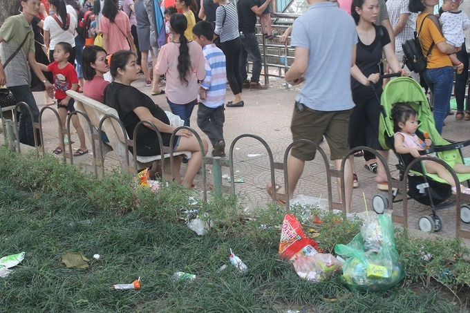 Litter spoils sites during holiday period - 5